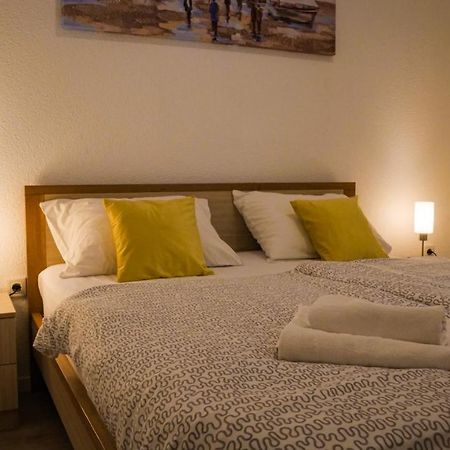 Peaceful & Sunny Apartments Трогир Екстериор снимка