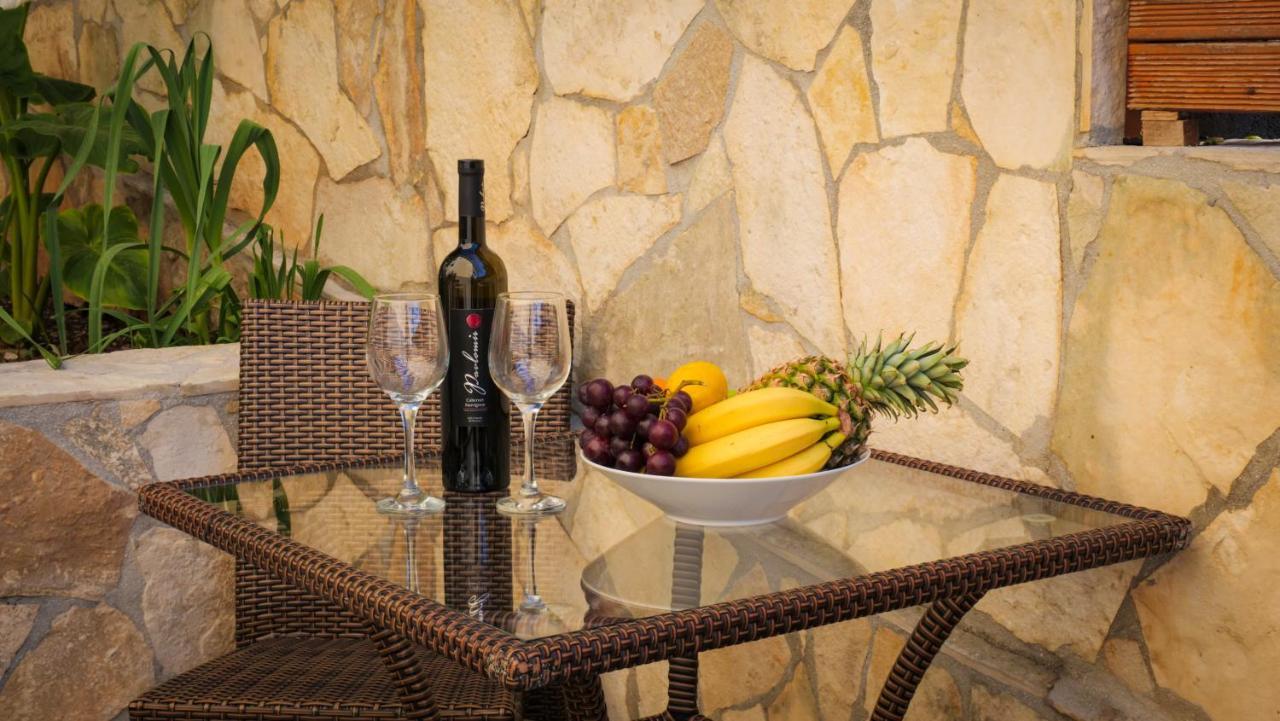 Peaceful & Sunny Apartments Трогир Екстериор снимка