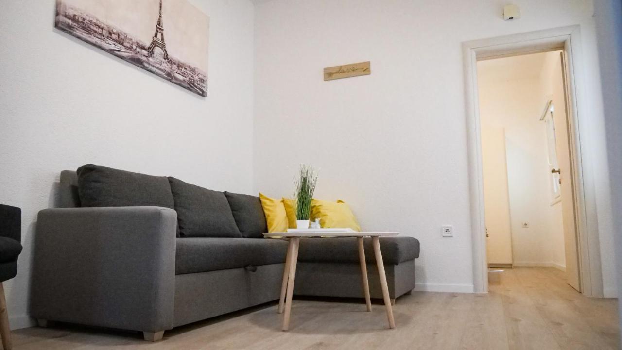 Peaceful & Sunny Apartments Трогир Екстериор снимка