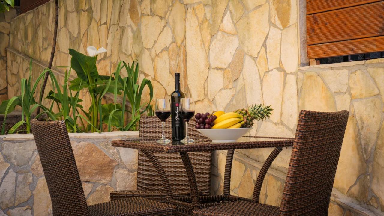Peaceful & Sunny Apartments Трогир Екстериор снимка